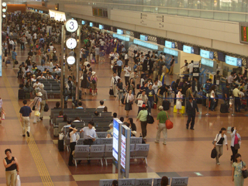 羽田空港は混雑している